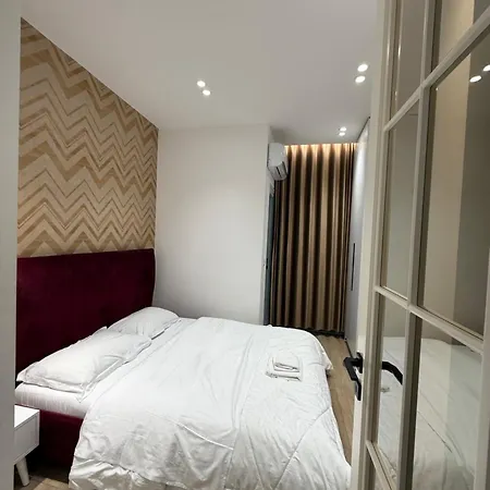 Adore Blloku * Tirana